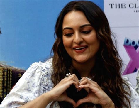 Sonakshi Sinha It Takes Me 2 Months To Gain Weight Newstrack English 1