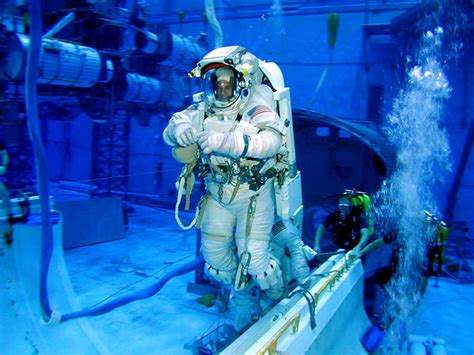 Watch How Nasa Trains Its Astronauts To Be Weightless