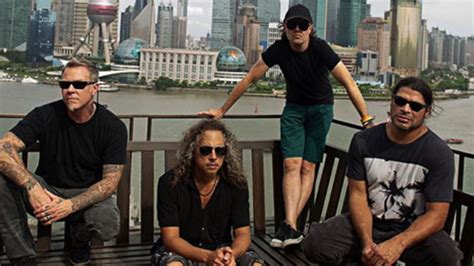Metallica Auctioning Chance To Watch Band From