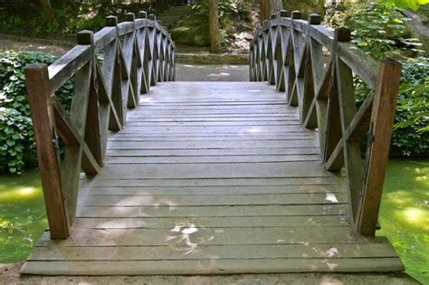 Build A Footbridge Garden Bridge Backyard Bridges Outdoor Gardens