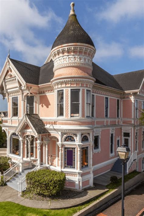 1889 Victorian Mansion In Eureka California — Captivating Houses