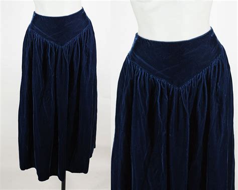 vintage  skirt  dark blue velvet skirt   floriavintage