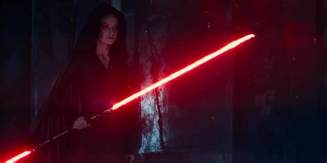 New Star Wars The Rise Of Skywalker Trailer Teases Reys Double Bladed