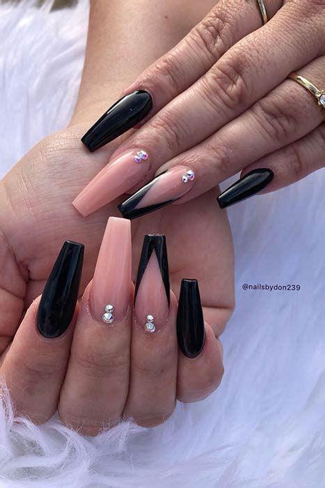 V Tip Nail Design Black You Will Need Natural And Glitter Polishes Black And White Paint And
