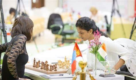 fide women s grand prix in sharjah ju wenjun and hou yifan share first place chessdom