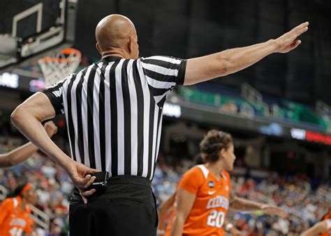 Basketball Refs Using Clock Technology To Get It Right The Seattle Times