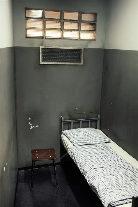 Prison Cell Pictures Download Free Images On Unsplash Постельные