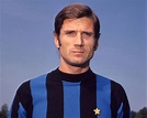 Giacinto Facchetti fez história jogando pela Inter e ainda presidiu o ...
