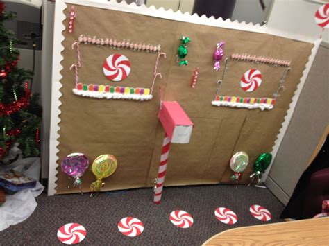 Decorate your cubicle for Christmas with dollar store items! This