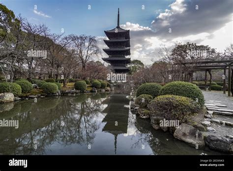 Five Storied Pagoda Toji Temple Kyoto Japan Stock Photo Alamy