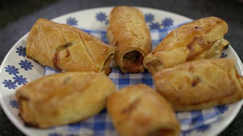 Worstenbroodjes Recept In 2020 Worstenbroodjes Voedsel Ideeën Heerlijk Eten