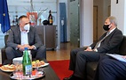 EU-Kommissar Hahn bei LH Doskozil: Burgenland soll von Recovery-Fonds ...