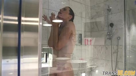 Smalltitted Tranny Showering While Filmed Vidéos Porno Gratuites Youporn
