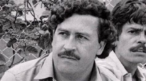 Raised in the nearby city of medellín, escobar is thought to have begun his criminal. Pablo Escobar, ¿un simple traficante de drogas, o un héroe?
