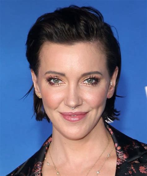 Katie Cassidy Short Straight Black Hairstyle