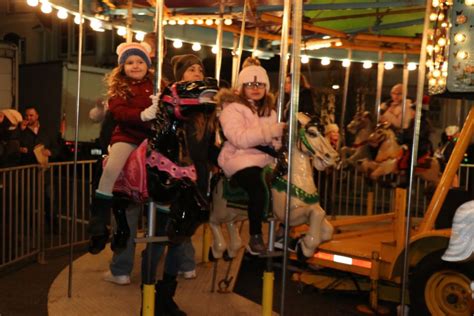 25 Photos A Happy Crowd Fills Miracle On Main Street In Sayville