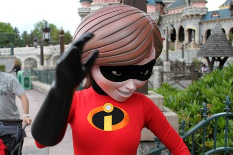 Mrs Incredible At Disney Character Central The Incredibles