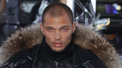 Hot Mugshot Guy Jeremy Meeks Makes Runway Debut During Nyfw In Front