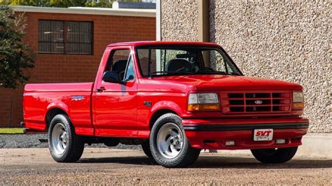 Subastan Una Ford F 150 Lightning Svt De 1993 Con 30000 Km Parabrisas