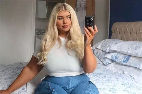 Plus Size Model Proudly Flaunts Curves In Bikini As She Exclaims Style