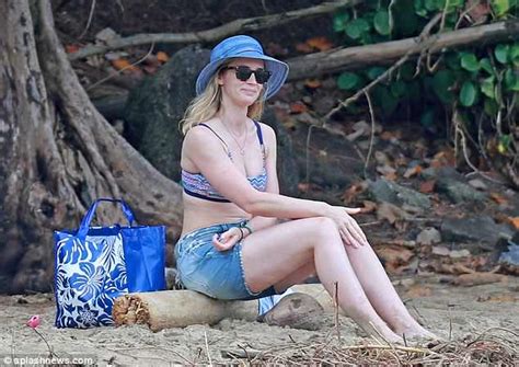Emily Blunt Flaunts Toned Torso In Bikini Top For Beach Day In Hawaii
