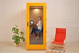Phone booths in your custom colours: outfit your open space!