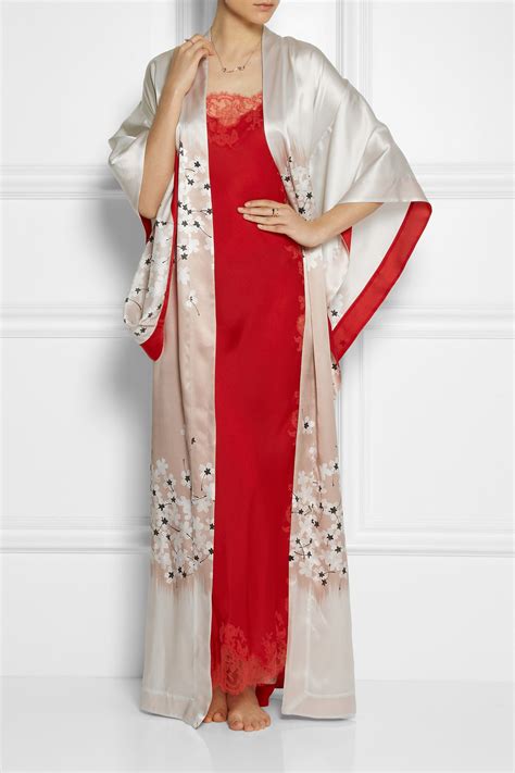 Carine Gilson Sakura Floral Print Silk Satin Kimono Robe In Natural Lyst