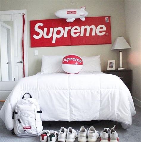 Supreme Room And Gucci Hypebeast Room Bedroom Design Sneakerhead Room