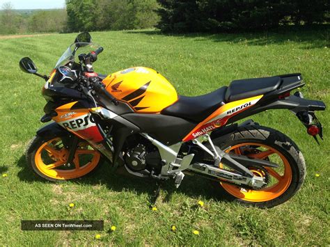 And it offers a build quality that means you've got dependable. 2013 Honda Cbr 250r Repsol