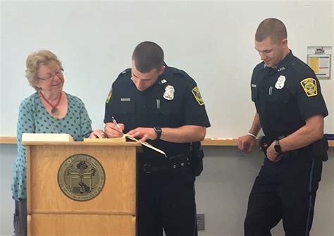 Two New Lincoln Police Officers Sworn In