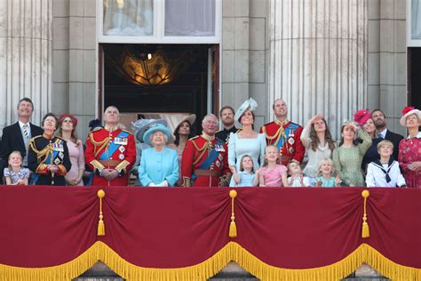 See more of famiglia reale inglese on facebook. Aneddoti, obblighi e divieti: tutte le curiosità che non ...