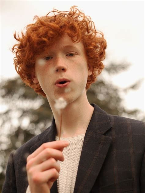 Elite Paris | De beaux cheveux, Visage, Cheveux roux