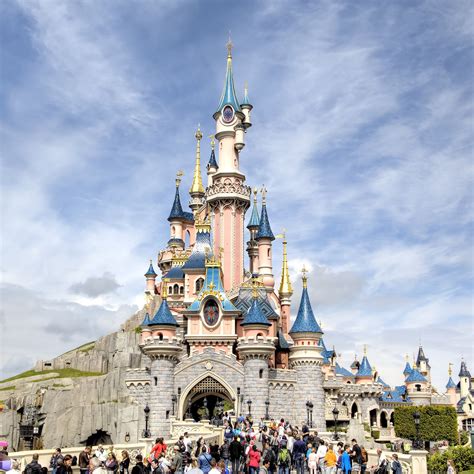 В Париже вновь заработал Disneyland спустя восемь месяцев после закрытия РИА Новости 17 06 2021