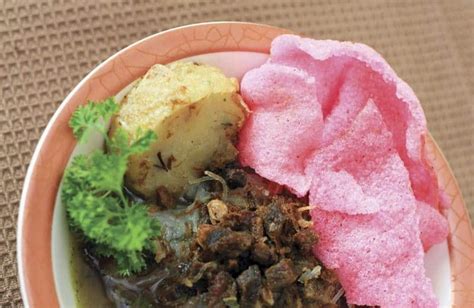 Pernah mencicipi kari daging sapi khas padang di restoran atau rumah makan? Inilah 10 Makanan Khas Padang, Mana yang Paling Disuka?