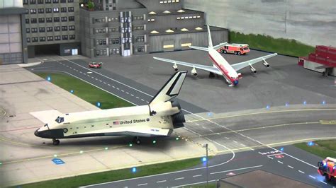 Miniatur Wunderland Hamburg Airport - YouTube
