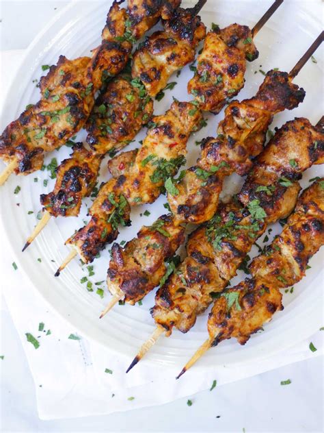 Easy And Delicious Chicken Kebabs This Recipe Includes A Tasty Yoghurt Marinade These Chicken
