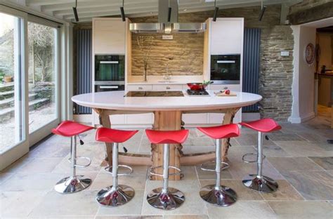 Oval Kitchen Island Complement The Interior With Elegant Curved Lines