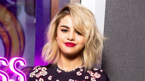 Selena Gomez Makes Instagram Private Shares Cryptic Message
