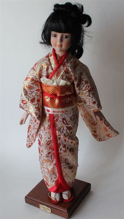 Vintage Collectors Kimono Asian Japanese Porcelain Doll Wood Stand Ebay Japanese Porcelain