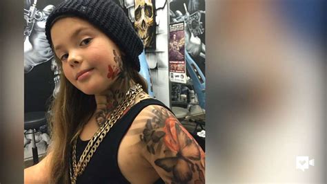 Artist Gives Kids Realistic Looking Temporary Tattoos For Smiles