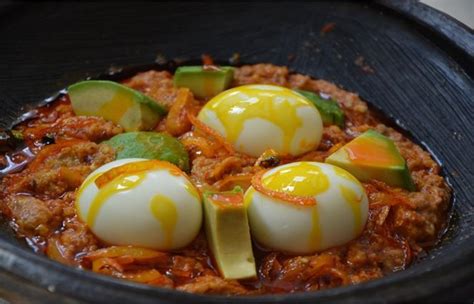 There's something suspicious about egg fried rice. 8 DELICIOUS GHANAIAN DISHES YOU MUST TRY. | Egg stew recipe, Recipes, Stew recipes