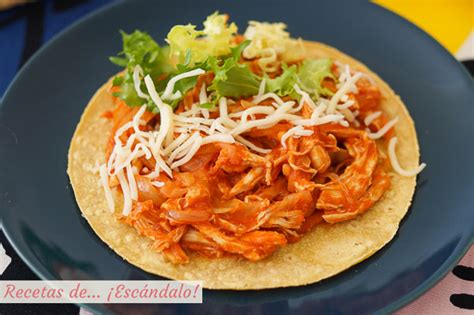 Tostadas de tinga de pollo Receta mexicana deliciosa y sencilla Recetas de Escándalo