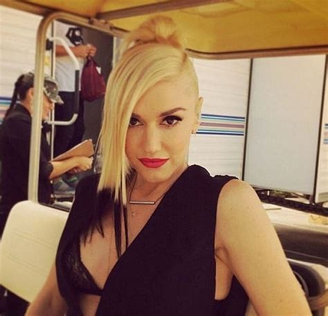 Gwen Stefani Switches Up Her Signature Blonde Locks With Jet Black Tips