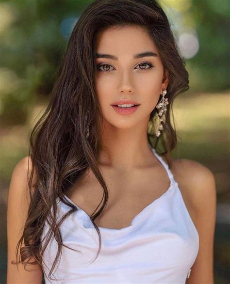 Reddit Beautifulfemales Warina Hussain In 2021 Beautiful Girl