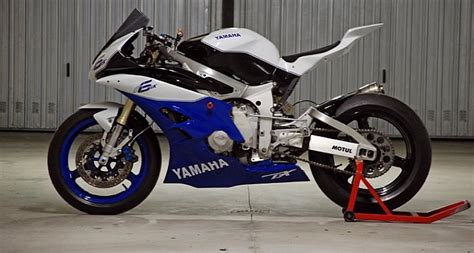 All kits offered by hardracing are customized to your preference. Custom Yamaha R6 by Paolo Tesio ~ GreenStylo