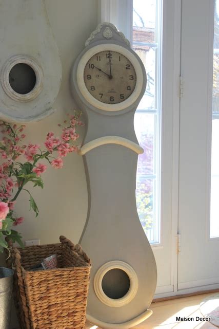 Maison Decor A Pretty Mora Wall Clock