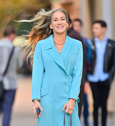 sarah jessica parker s sun kissed highlights are the pro secret to glowy skin vogue