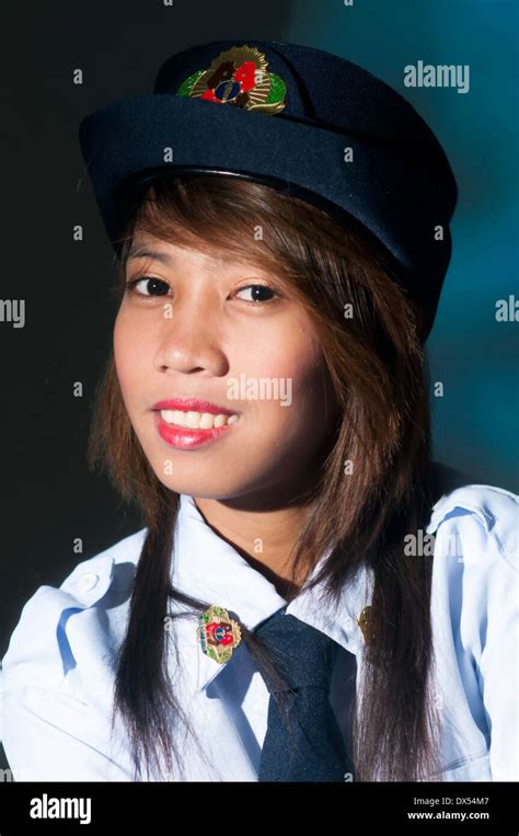 Guardia De Seguridad Femenina Fotografías E Imágenes De Alta Resolución Alamy
