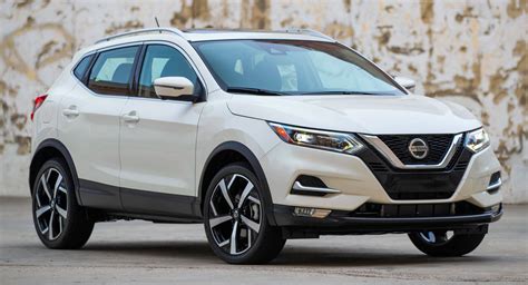 2020 Nissan Rogue Sport Facelift Results In A 900 Price Hike Carscoops