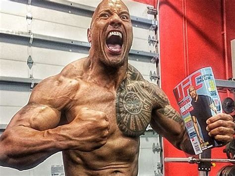Dwayne The Rock Johnson Zeigt Mega Muskel Body Promiflash De